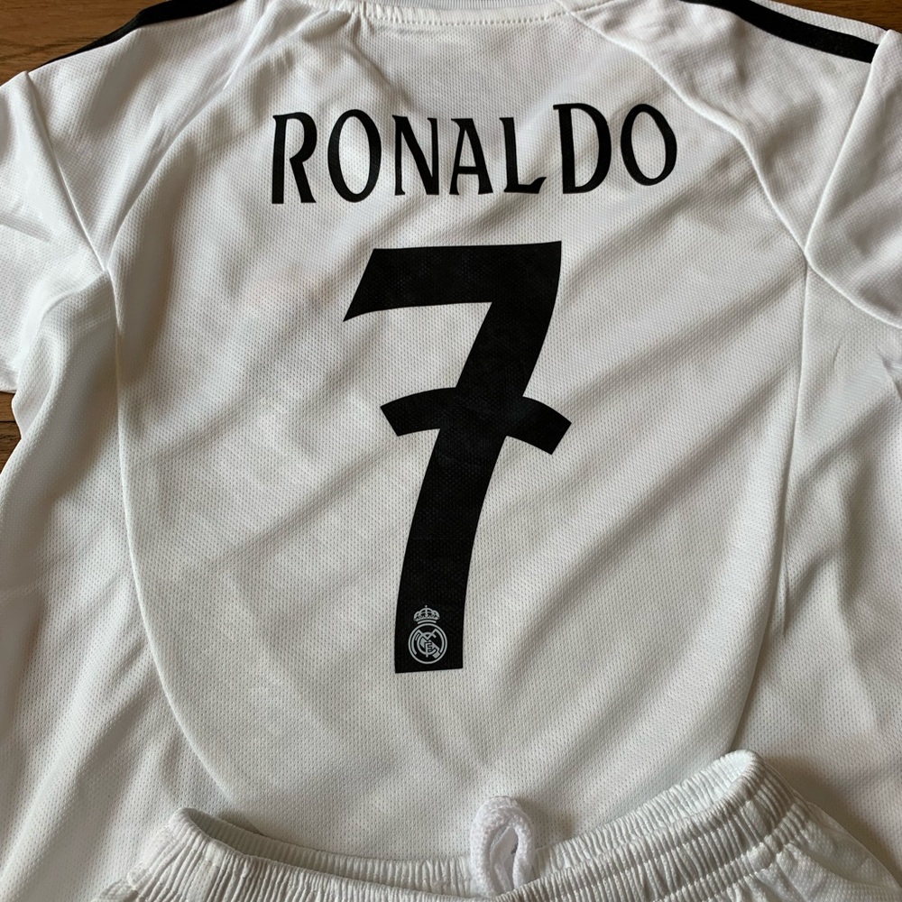 Ronaldo Toddler 3-4T Boys Soccer Kit Jersey Home Real Madrid - Ships Same Day - Picture 6 of 7